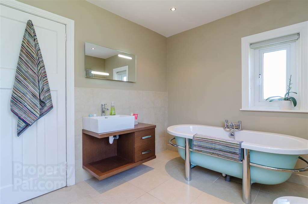 10 Shrewsbury Drive 23 of 28