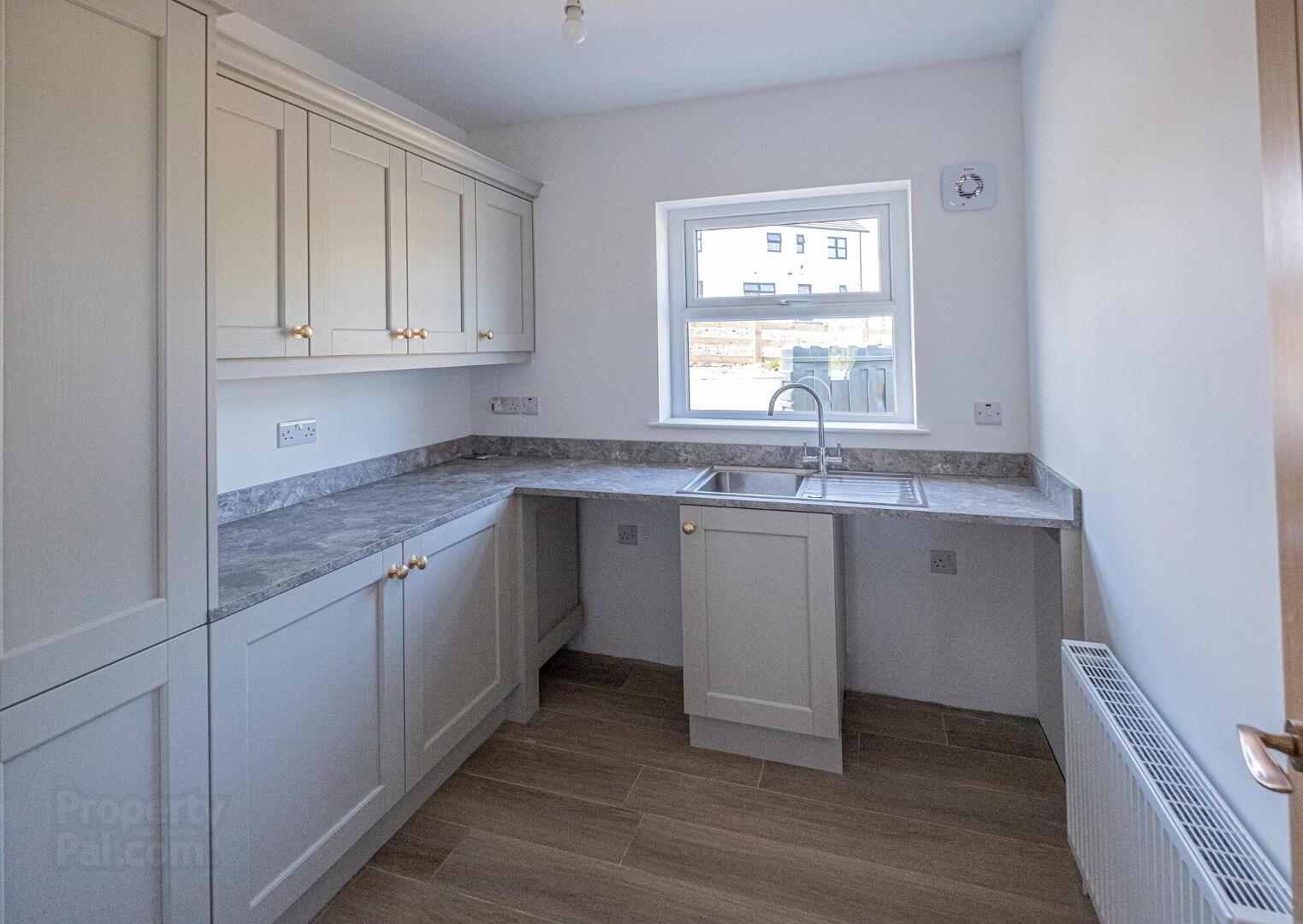 41b Ballymacilcurr Road 4 of 23