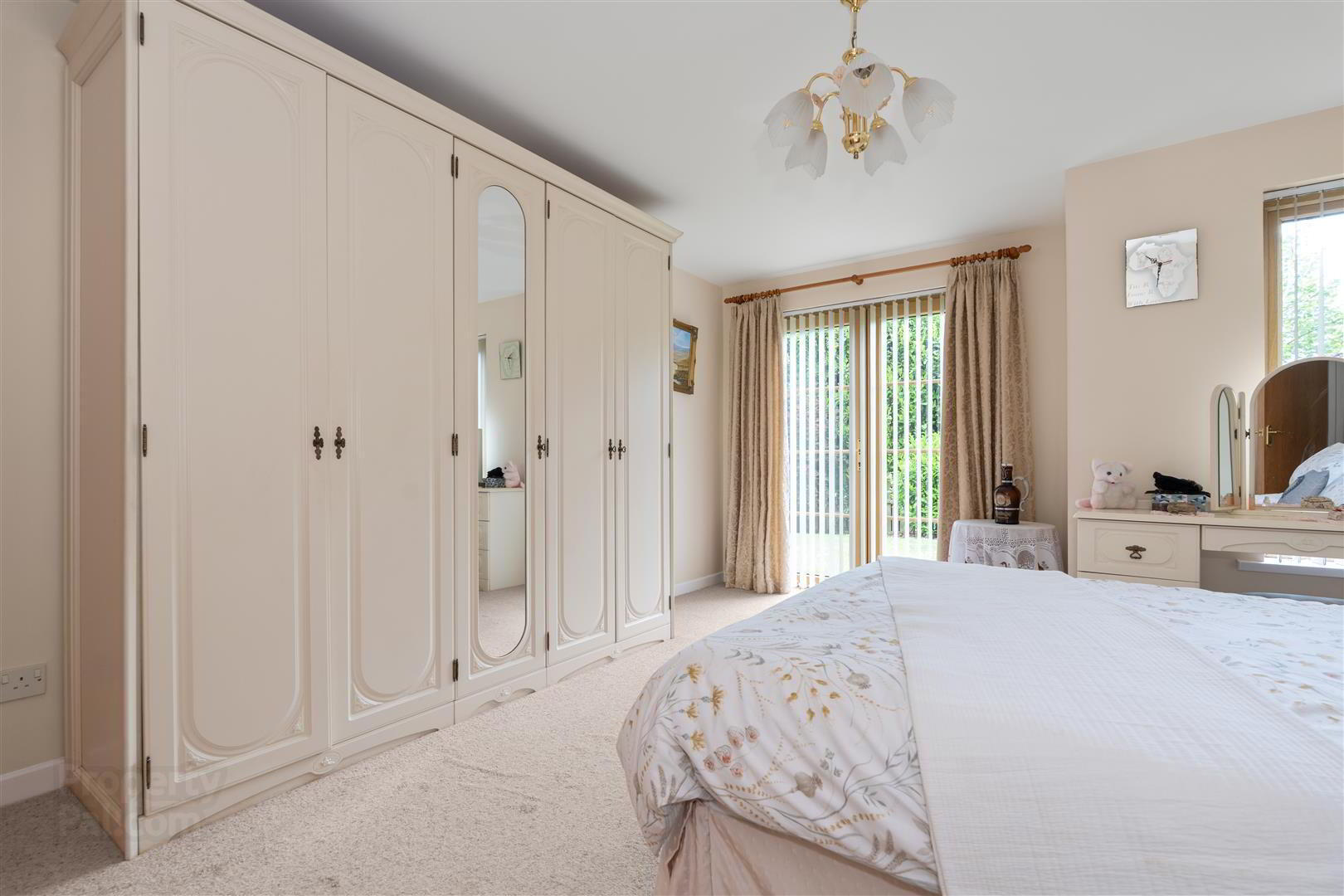 25 Woodrow Gardens 10 of 12