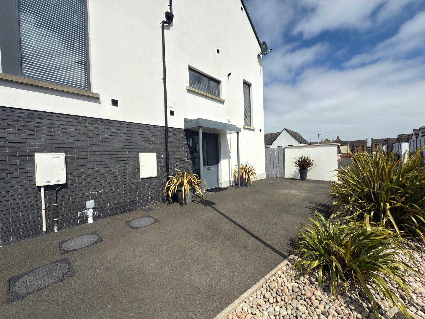 12 Galvally Gardens 21 of 21