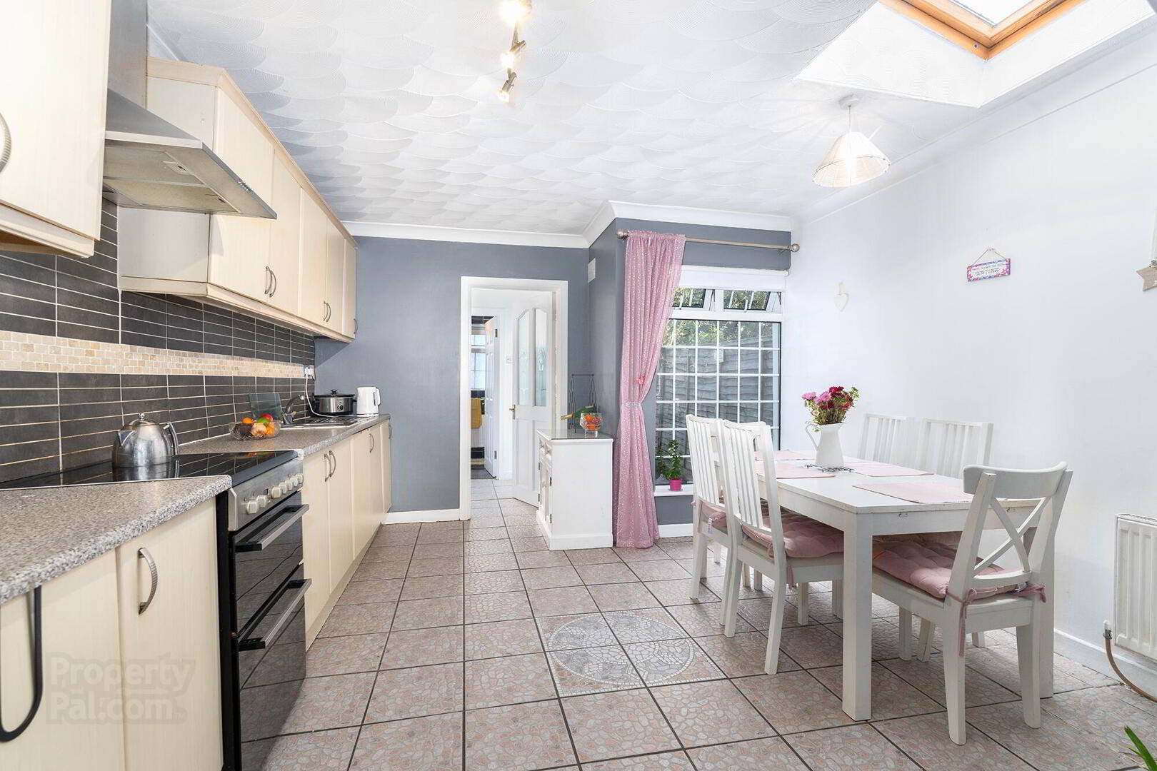 177 Thomond Road 8 of 28