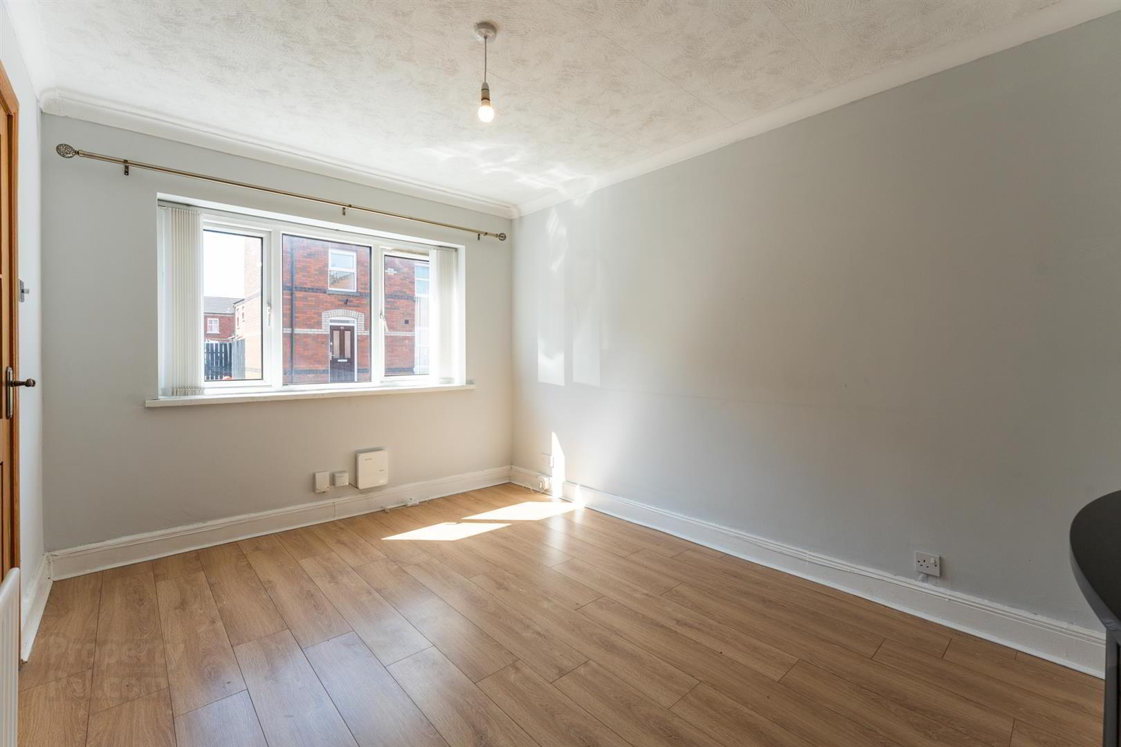 32 Hornby Street 3 of 14