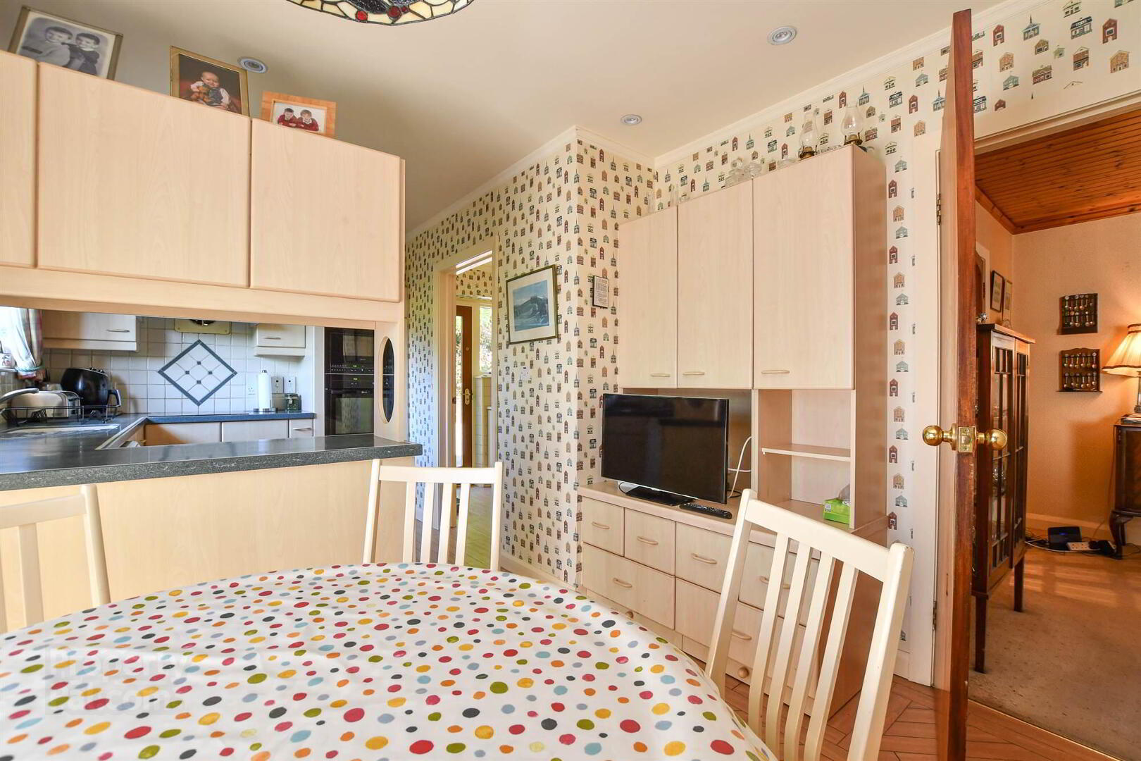 4- 6 Strangford Road 17 of 42