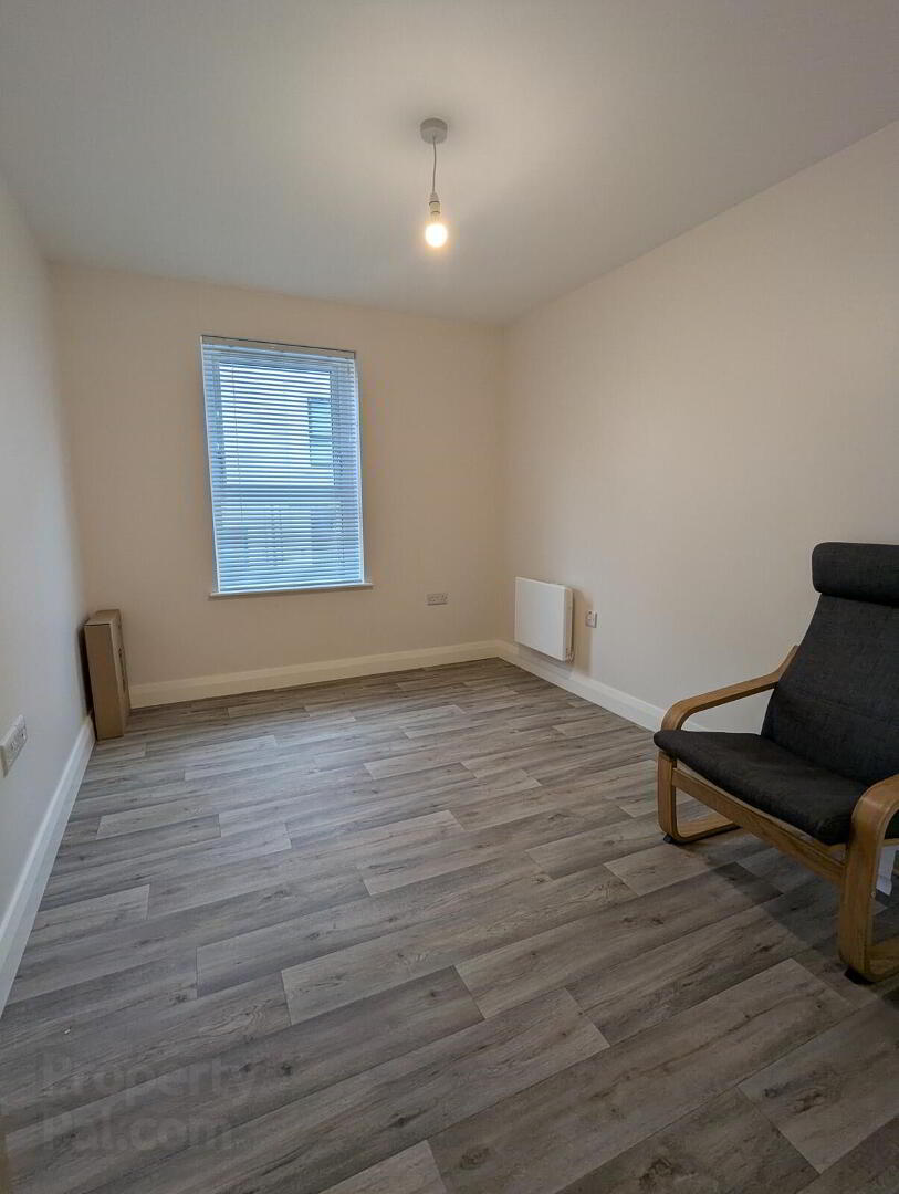 Apt 2, 21a Rainey Street 3 of 4
