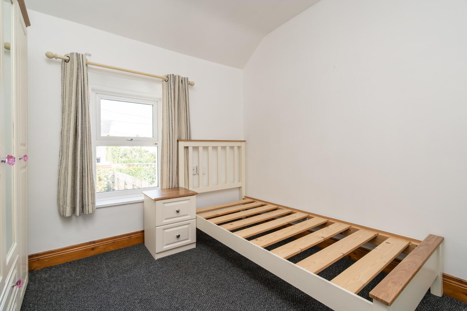 The Millstone, 71 Millbrae 18 of 22