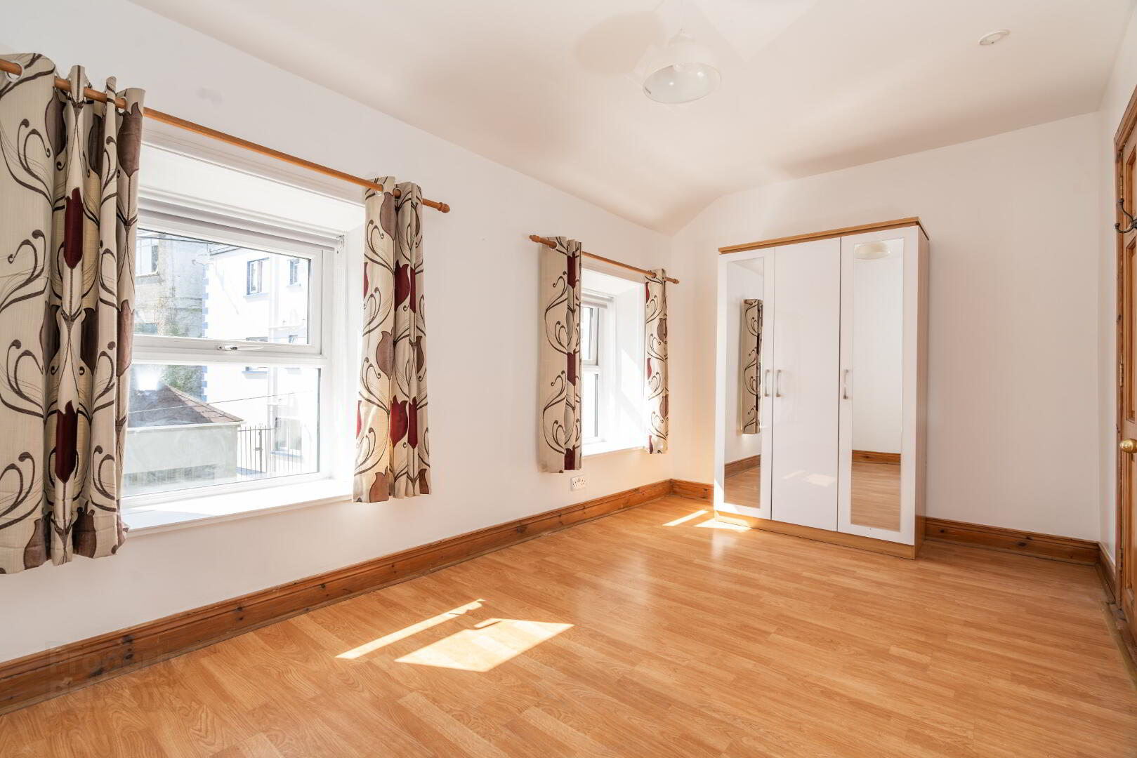 The Millstone, 71 Millbrae 20 of 22