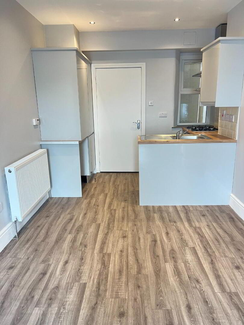 24a Bridge Street 7 of 12