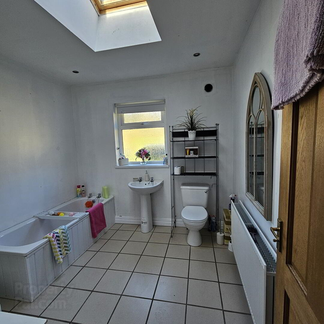 Kitty's Cottage, 00 Crappagh 9 of 26