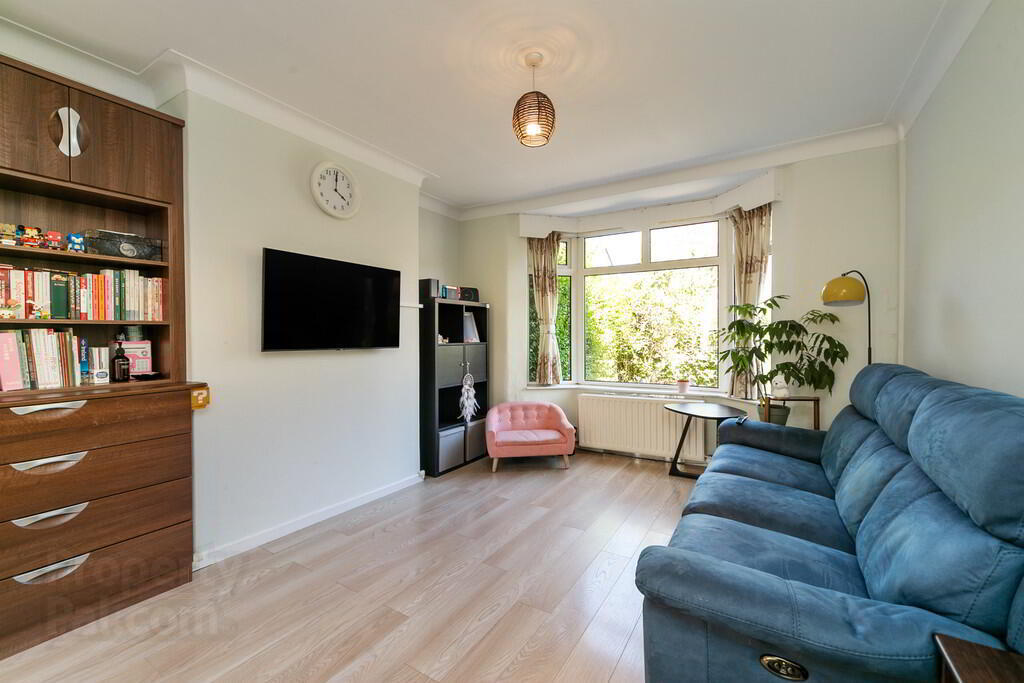 11 Vauxhall Park 3 of 23