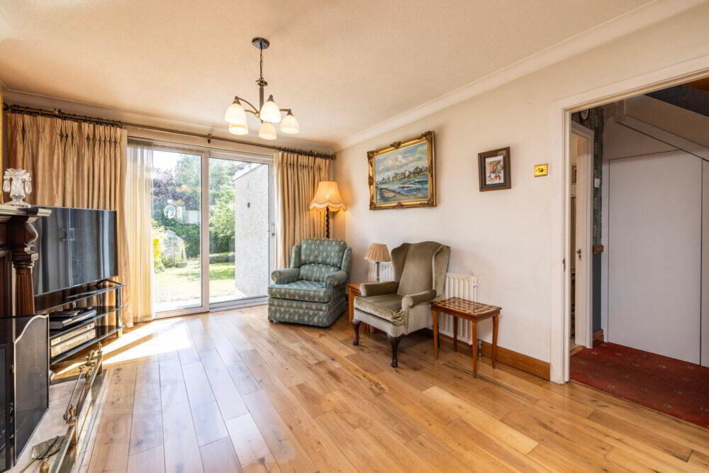 6 Cedarwood Road 8 of 35
