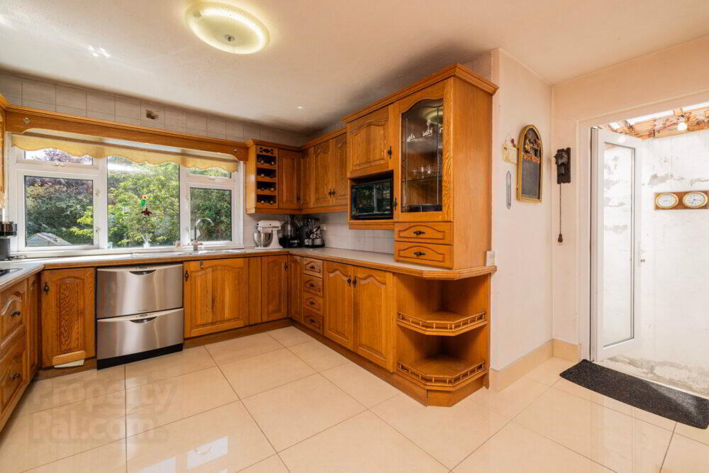 6 Cedarwood Road 11 of 35