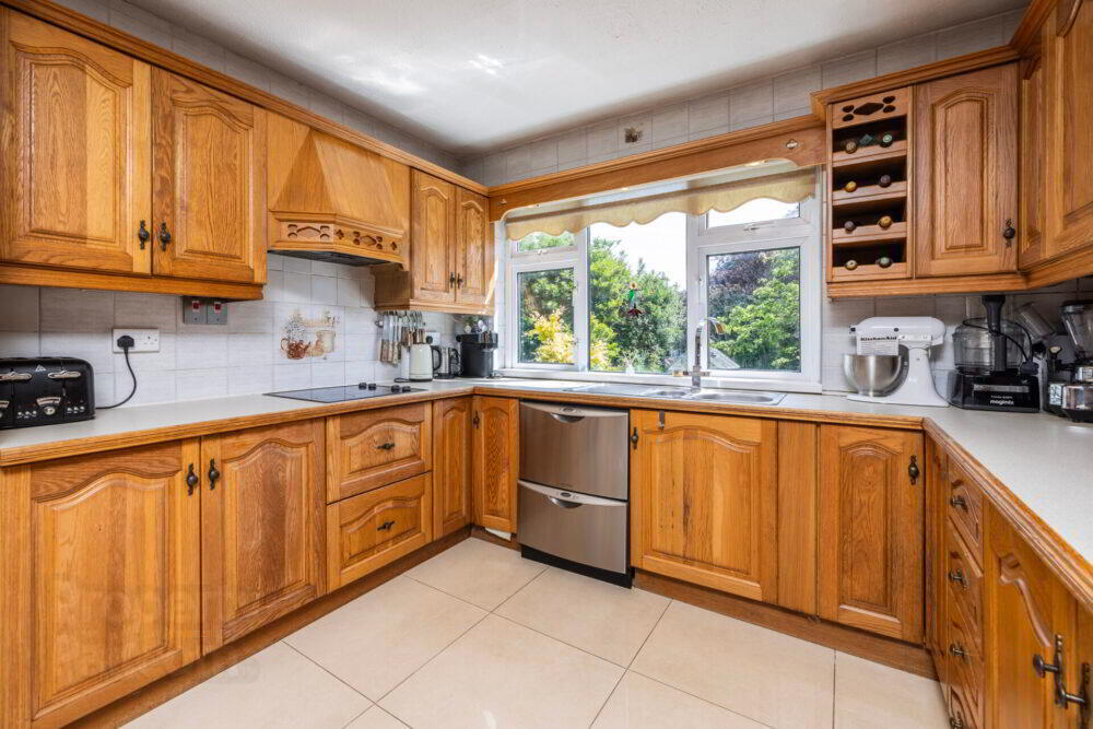 6 Cedarwood Road 12 of 35