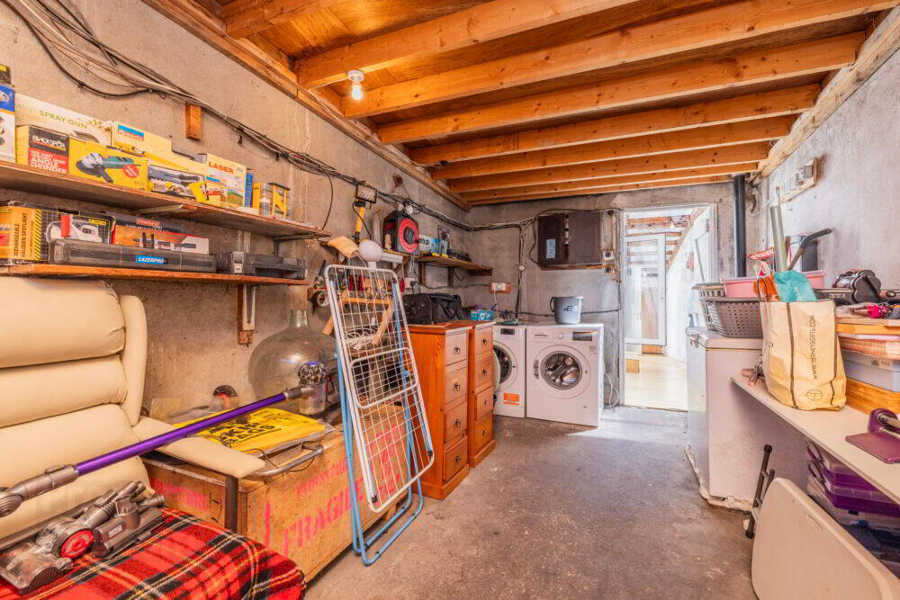 6 Cedarwood Road 15 of 35