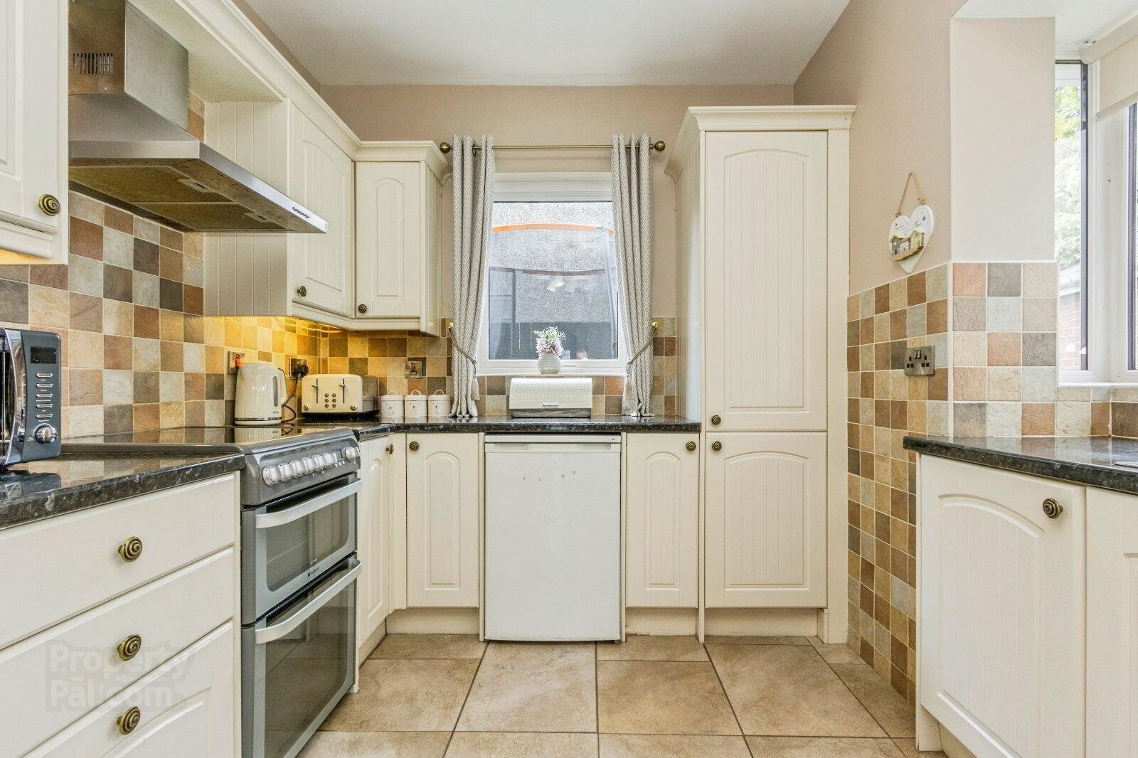 112 Ballynahinch Road 6 of 18
