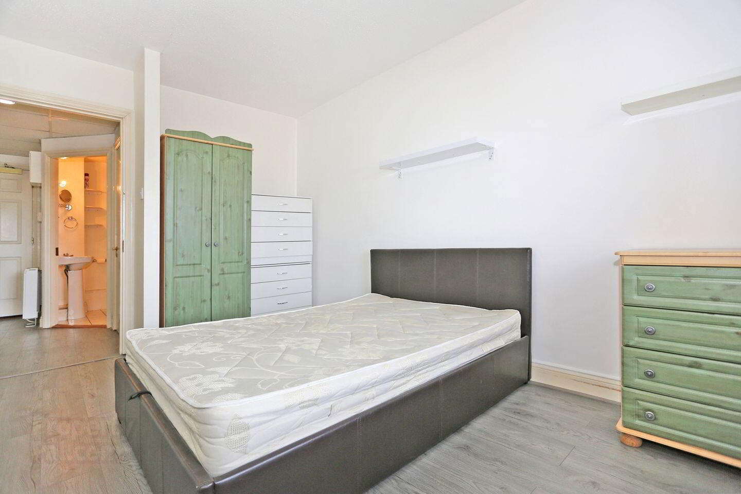 Apartment 310 Aviary House Windmill Street 14 of 15