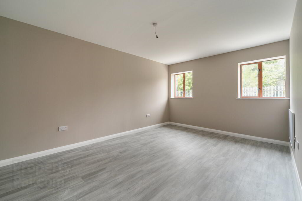 Apt 2 Moat House, 971-973 Upper Newtownards Road 3 of 6