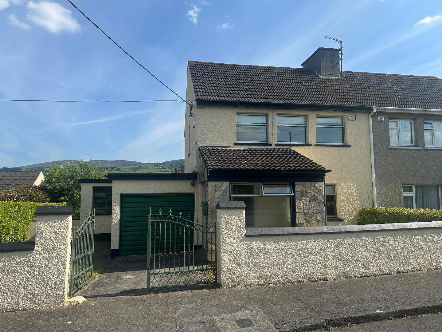 25 Western Road 1 of 16
