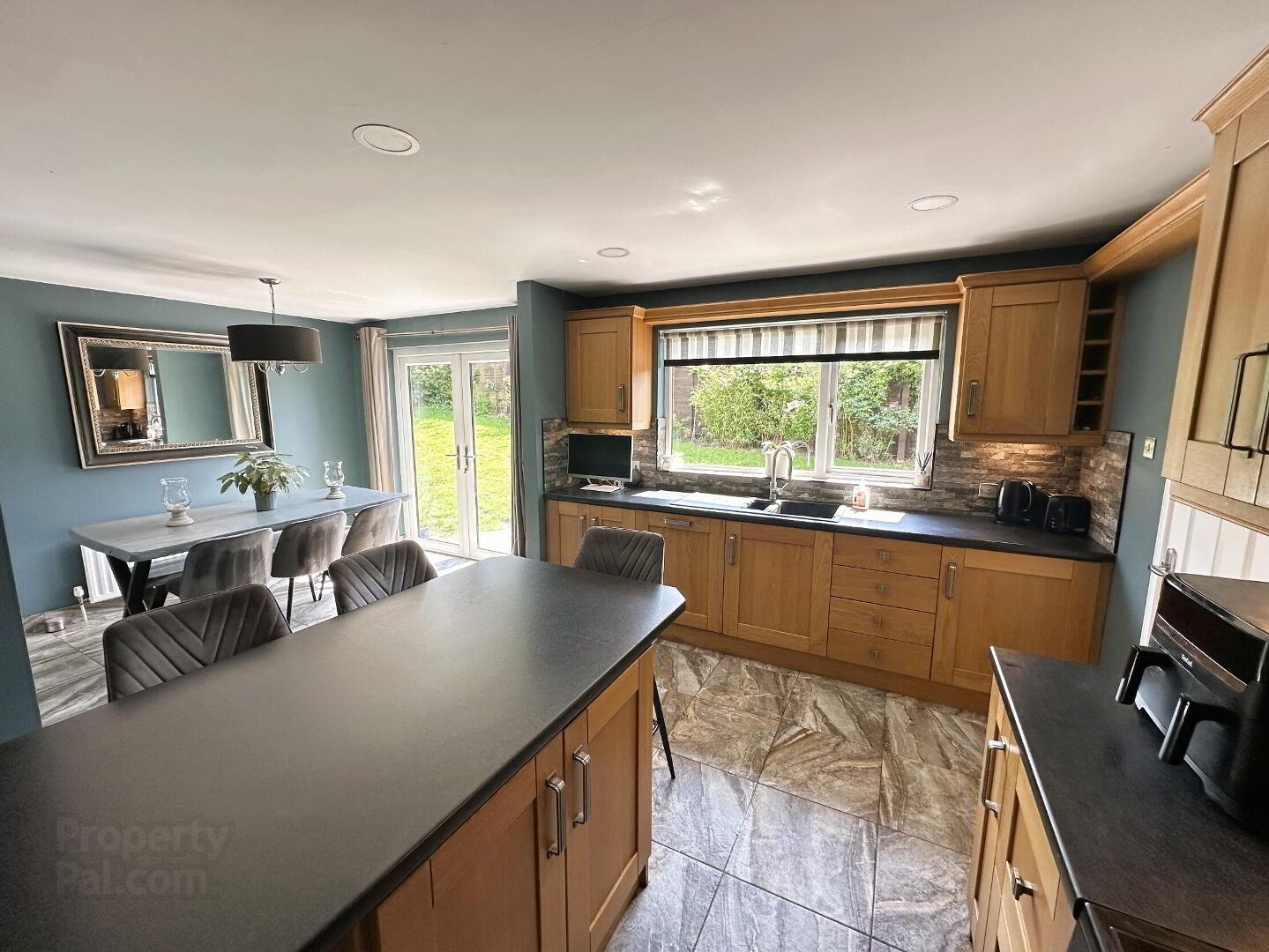 53 Thornhill 9 of 32