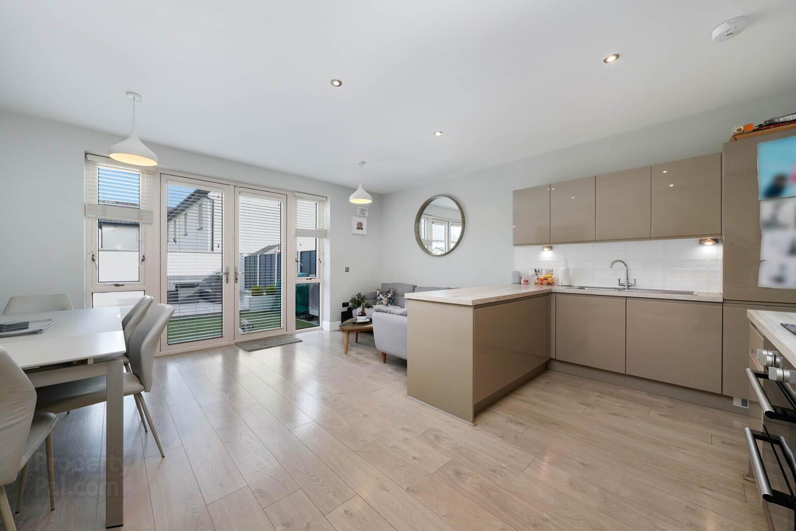 13 Castlechurch Avenue 8 of 30