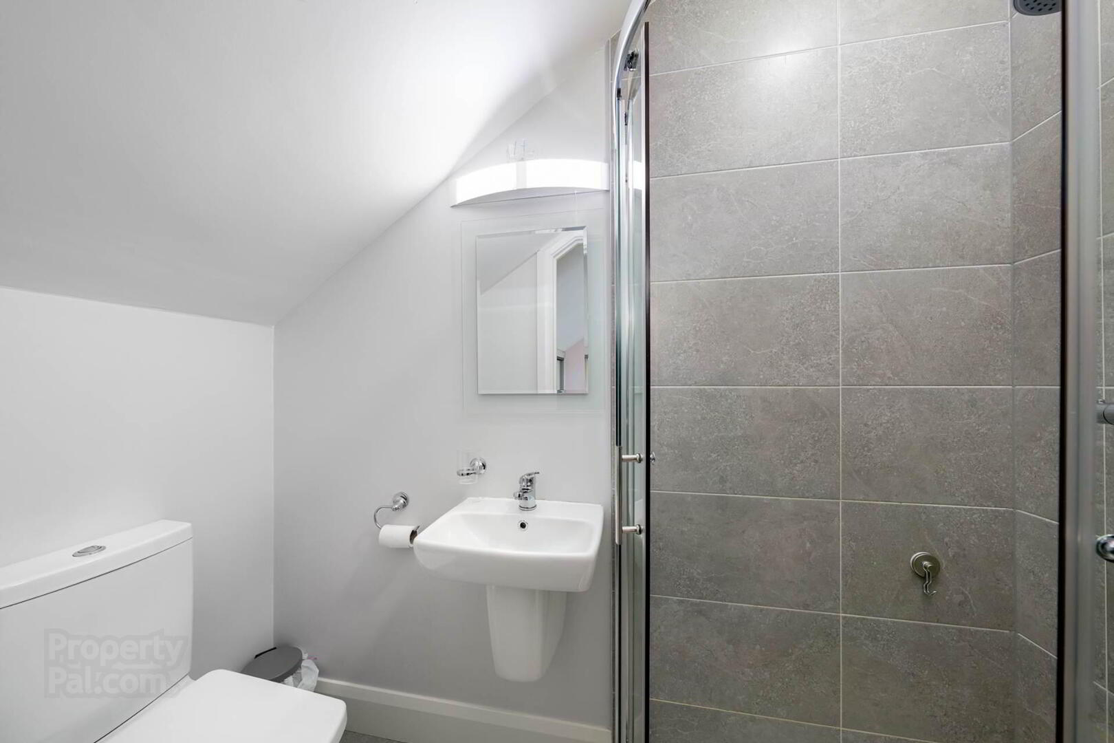 13 Castlechurch Avenue 22 of 30