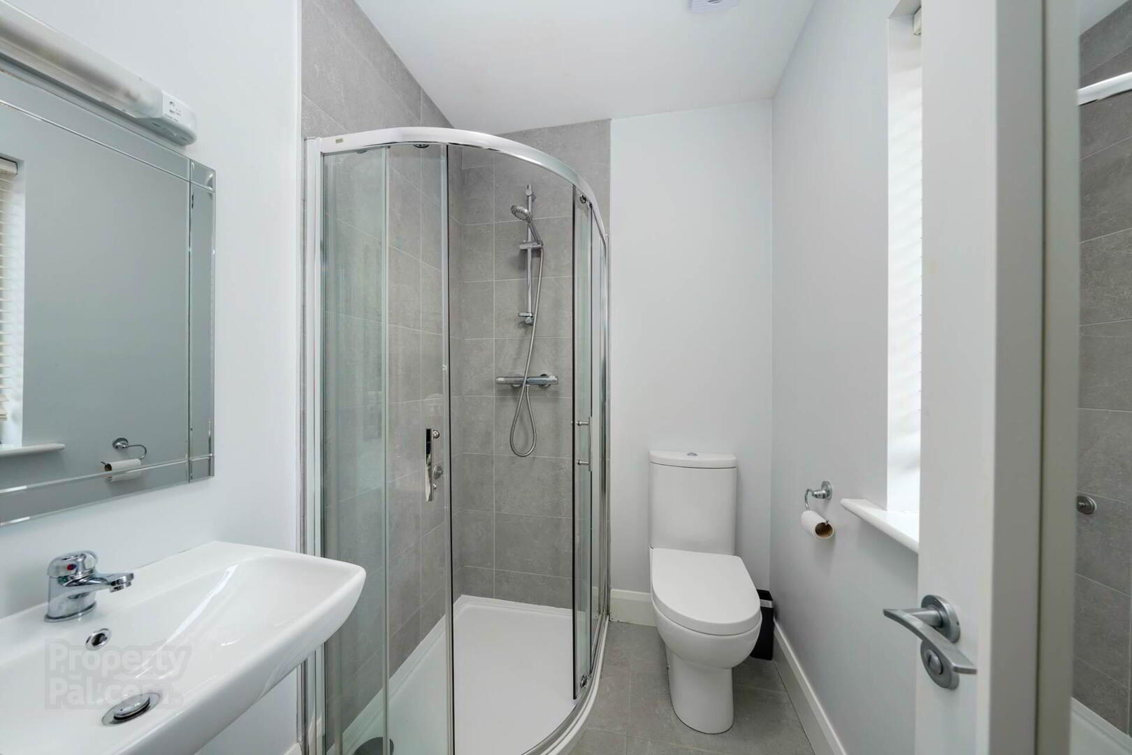 13 Castlechurch Avenue 23 of 30