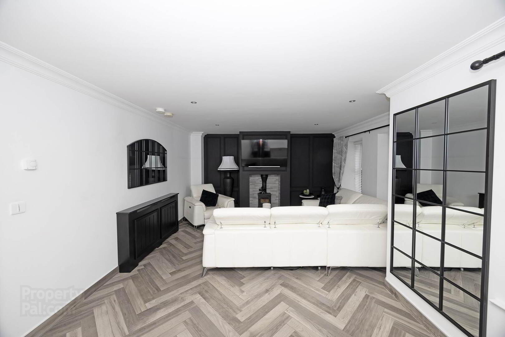 346 Belvedere Manor 4 of 25