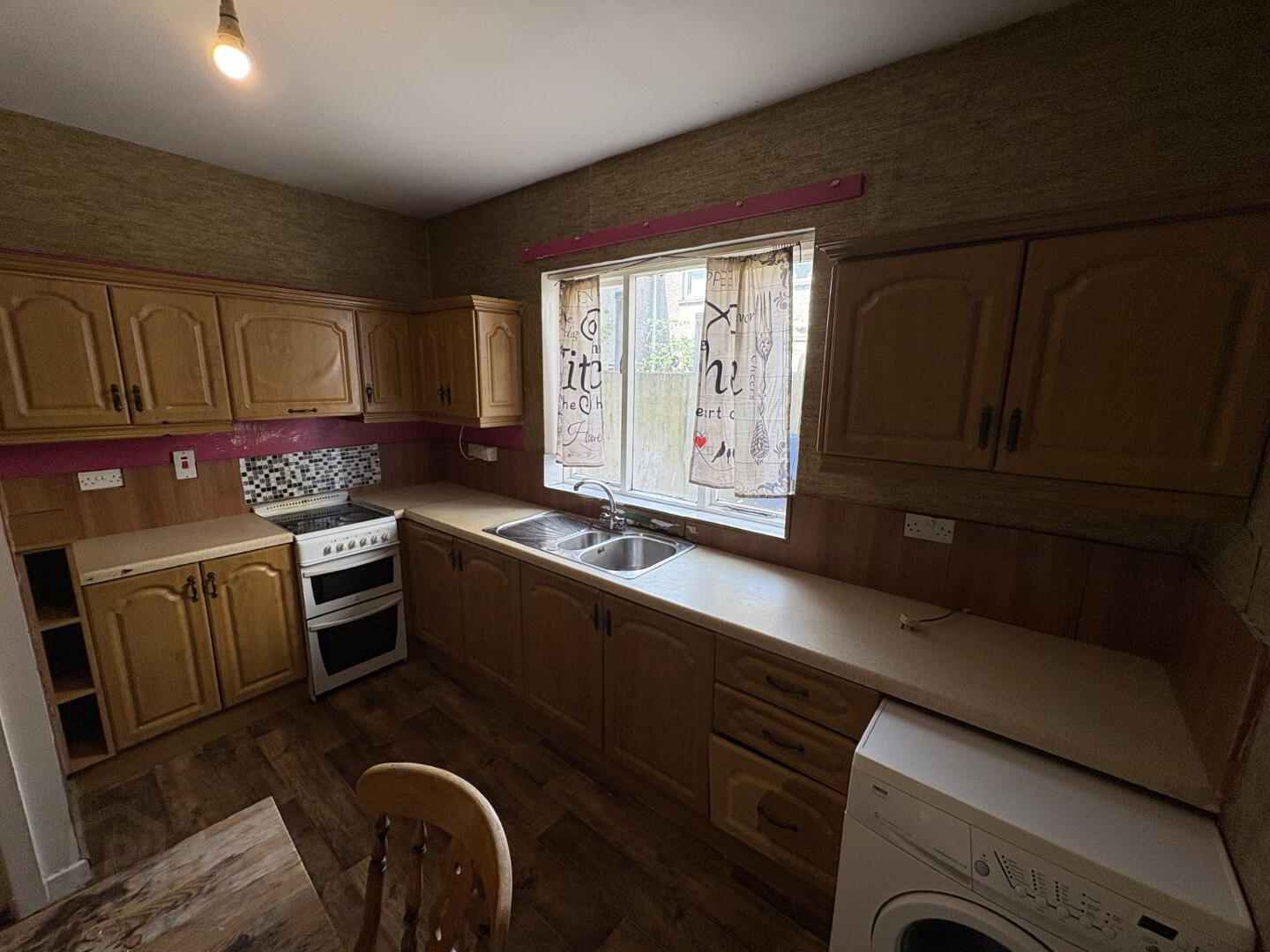 Apartment A, 28 The Square, Moy 4 of 7