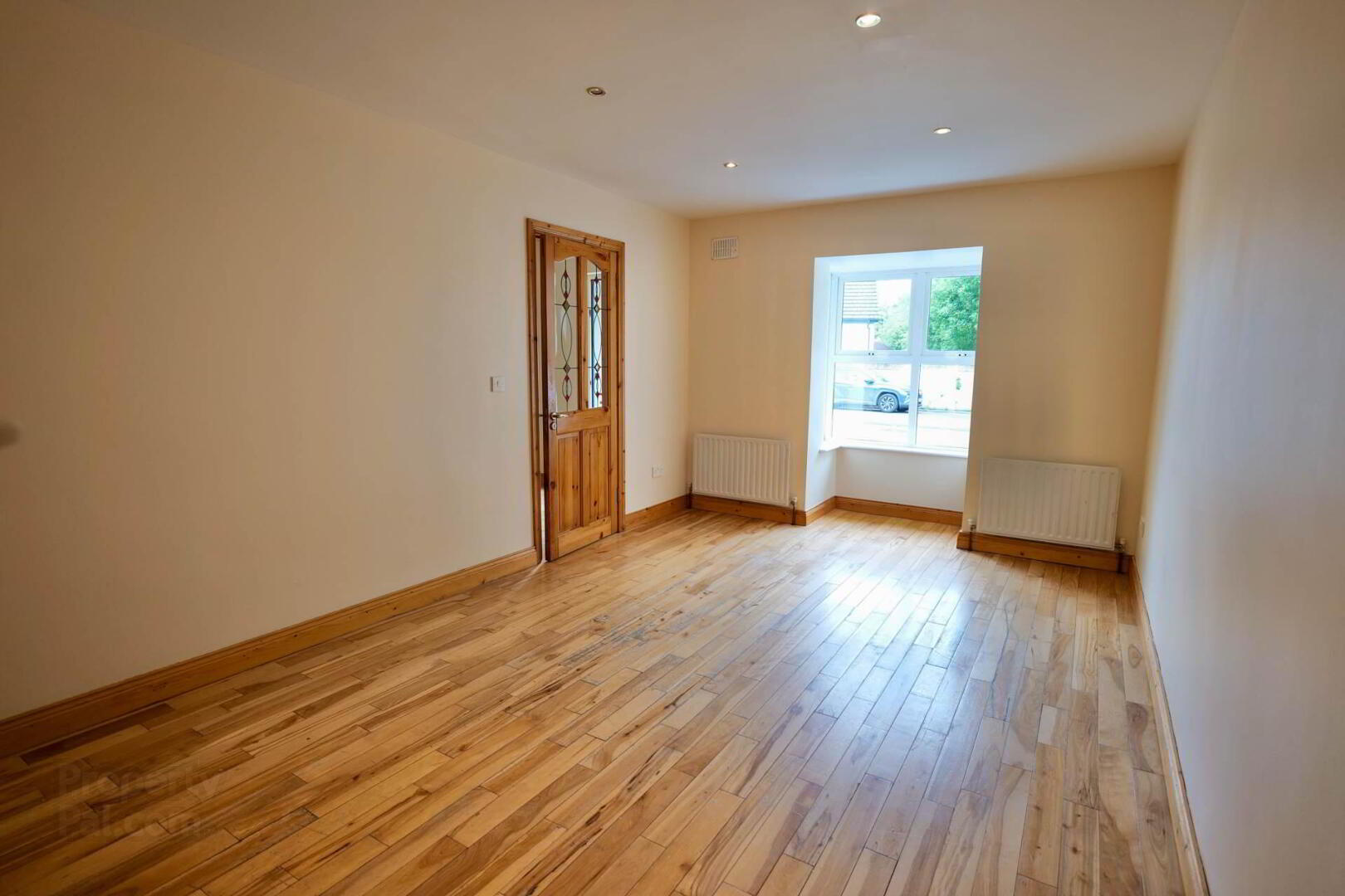 12b Woodfield Drive 3 of 14