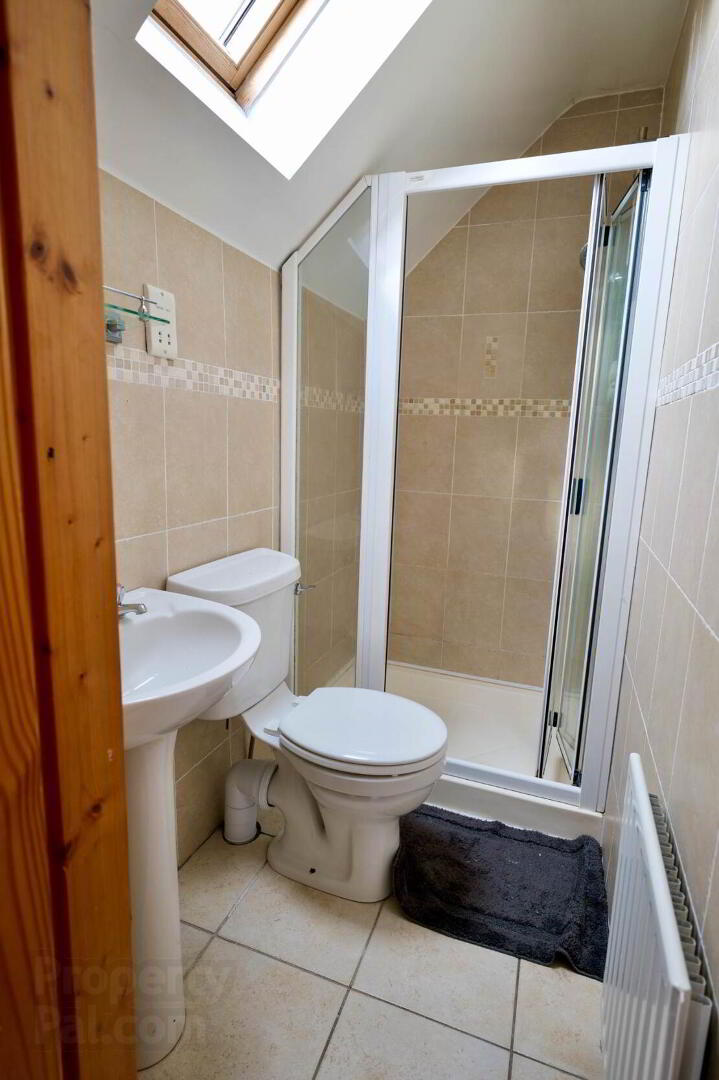 12b Woodfield Drive 10 of 14