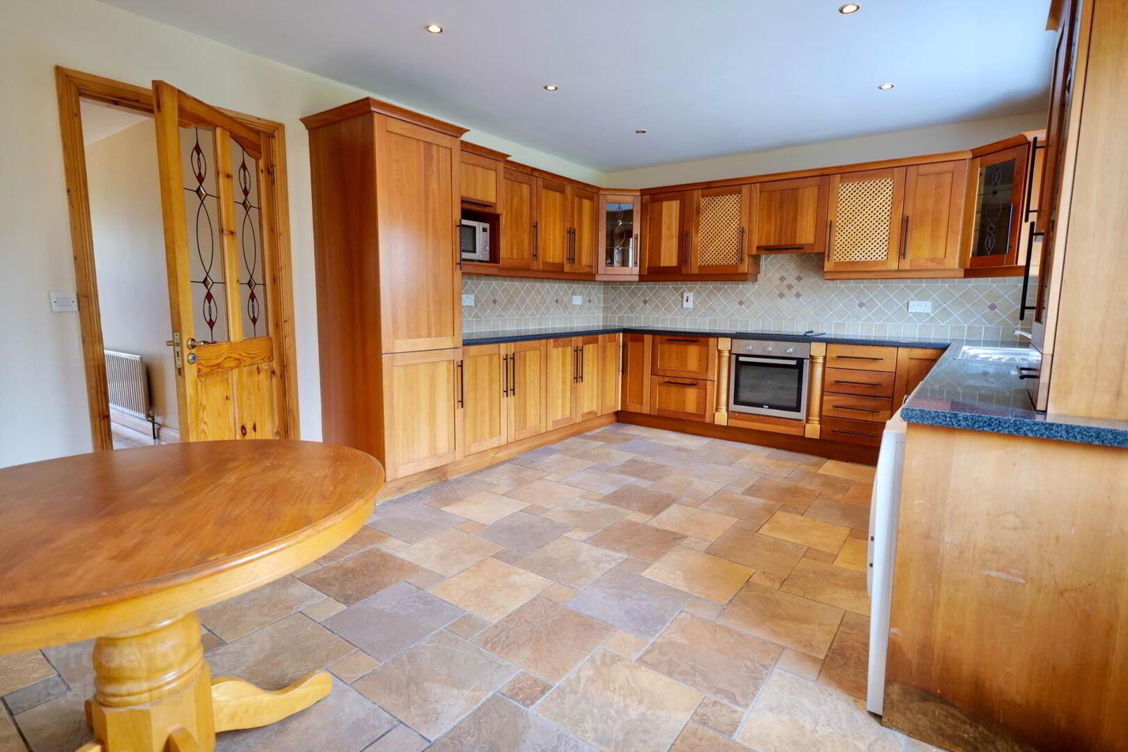 12b Woodfield Drive 2 of 14