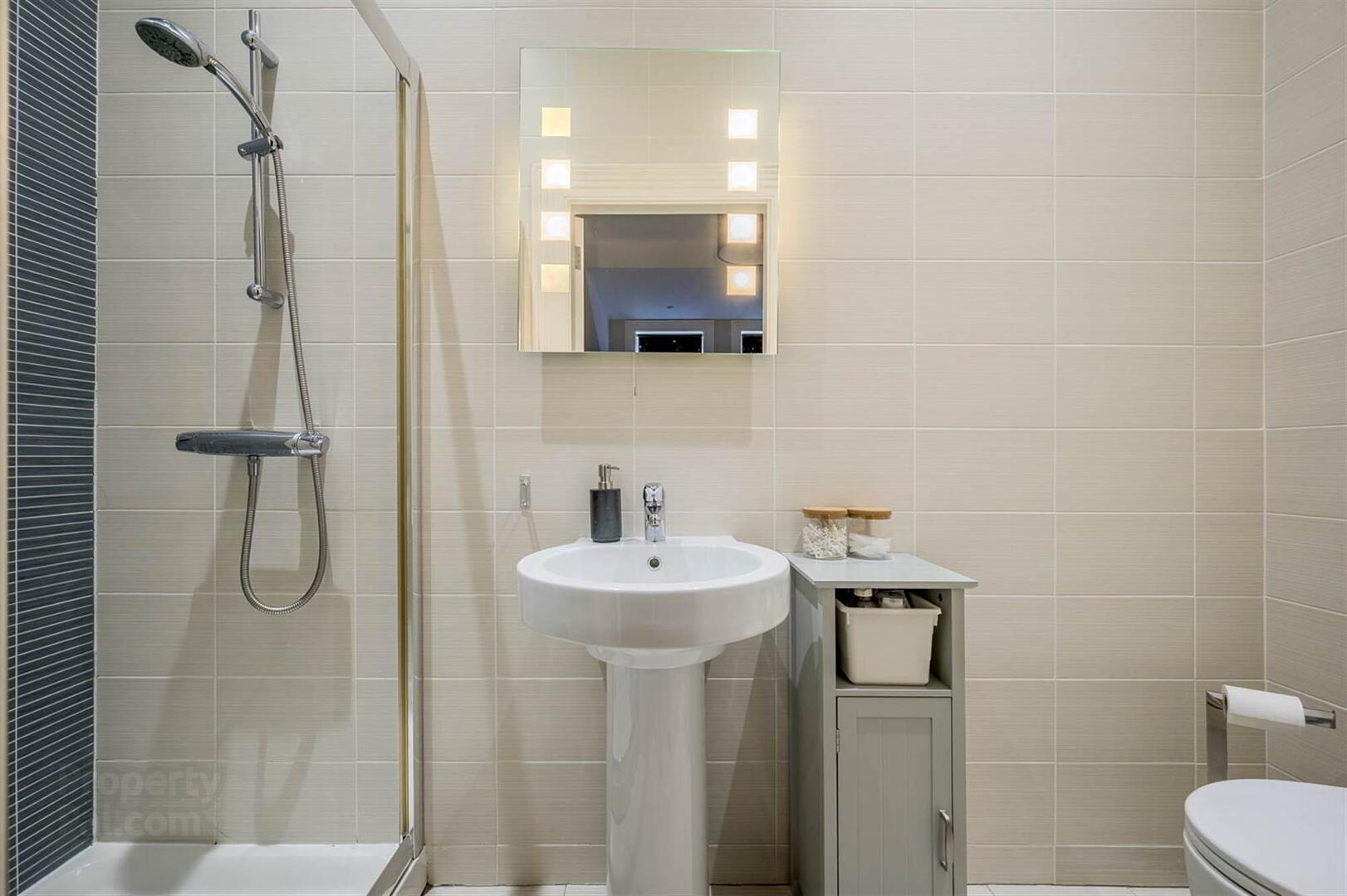 Apt 14 16, Annadale Avenue 13 of 16