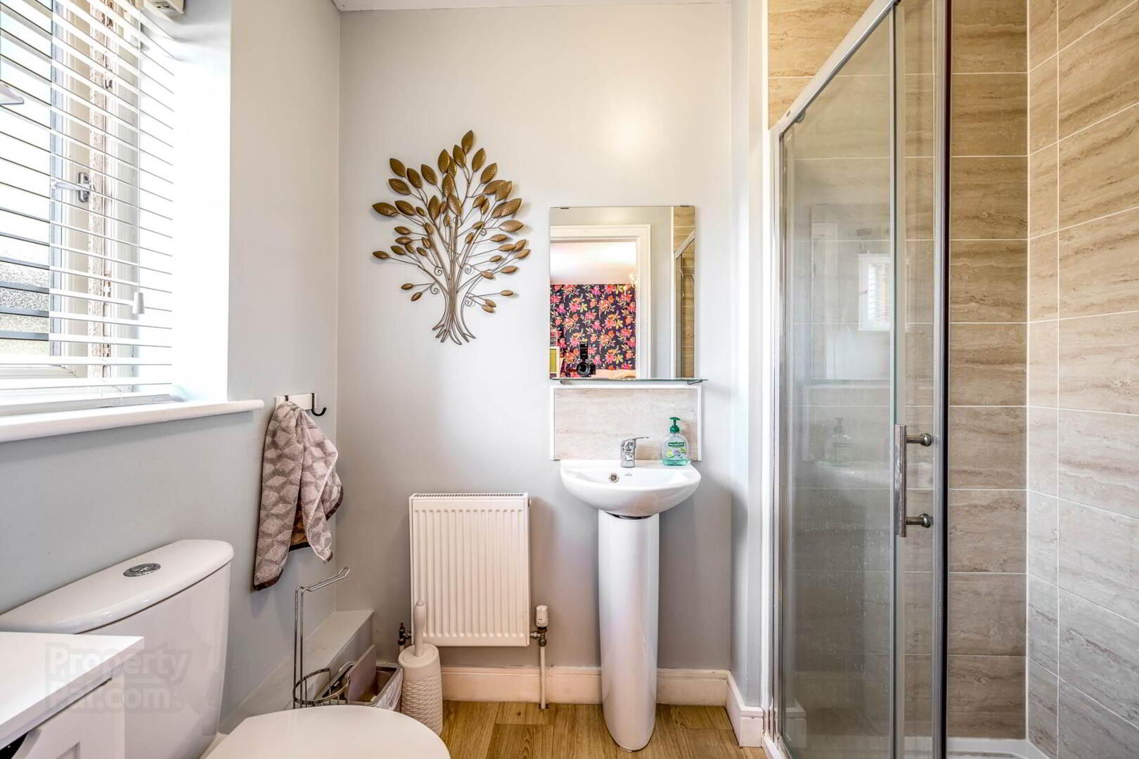 8 Heathfield Drive 14 of 15