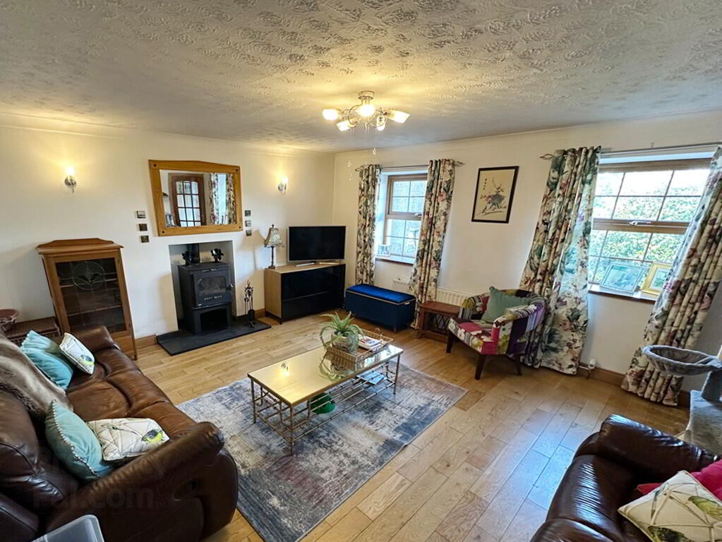Tullyhappy House, 253 Old Armagh Road 6 of 17