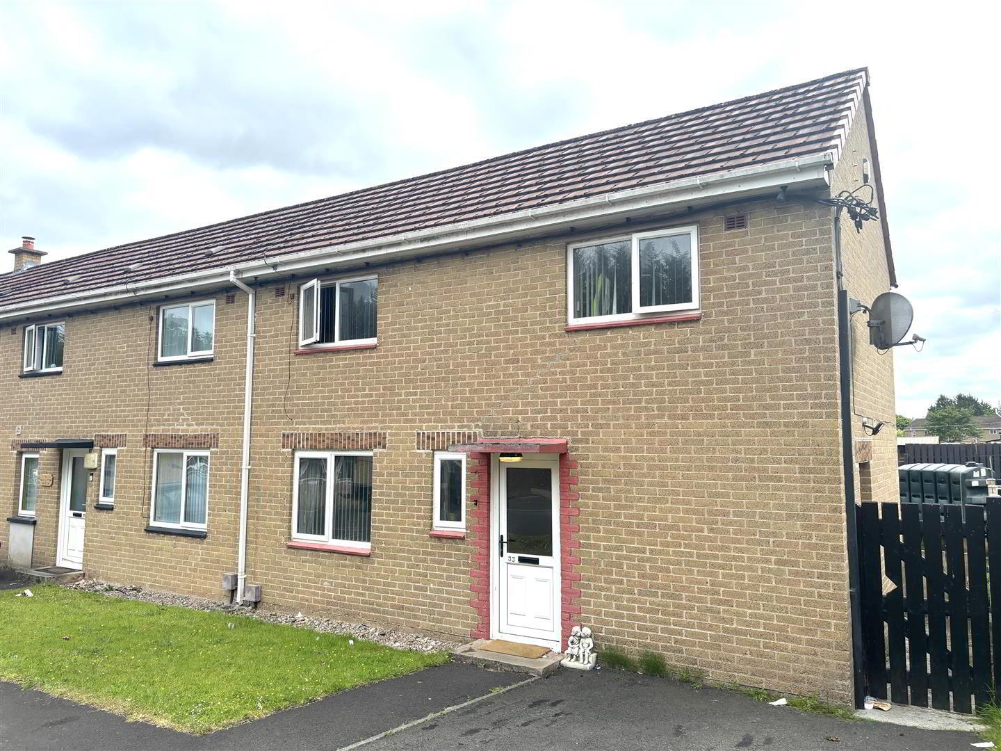 33 Shackleton Crescent 9 of 9