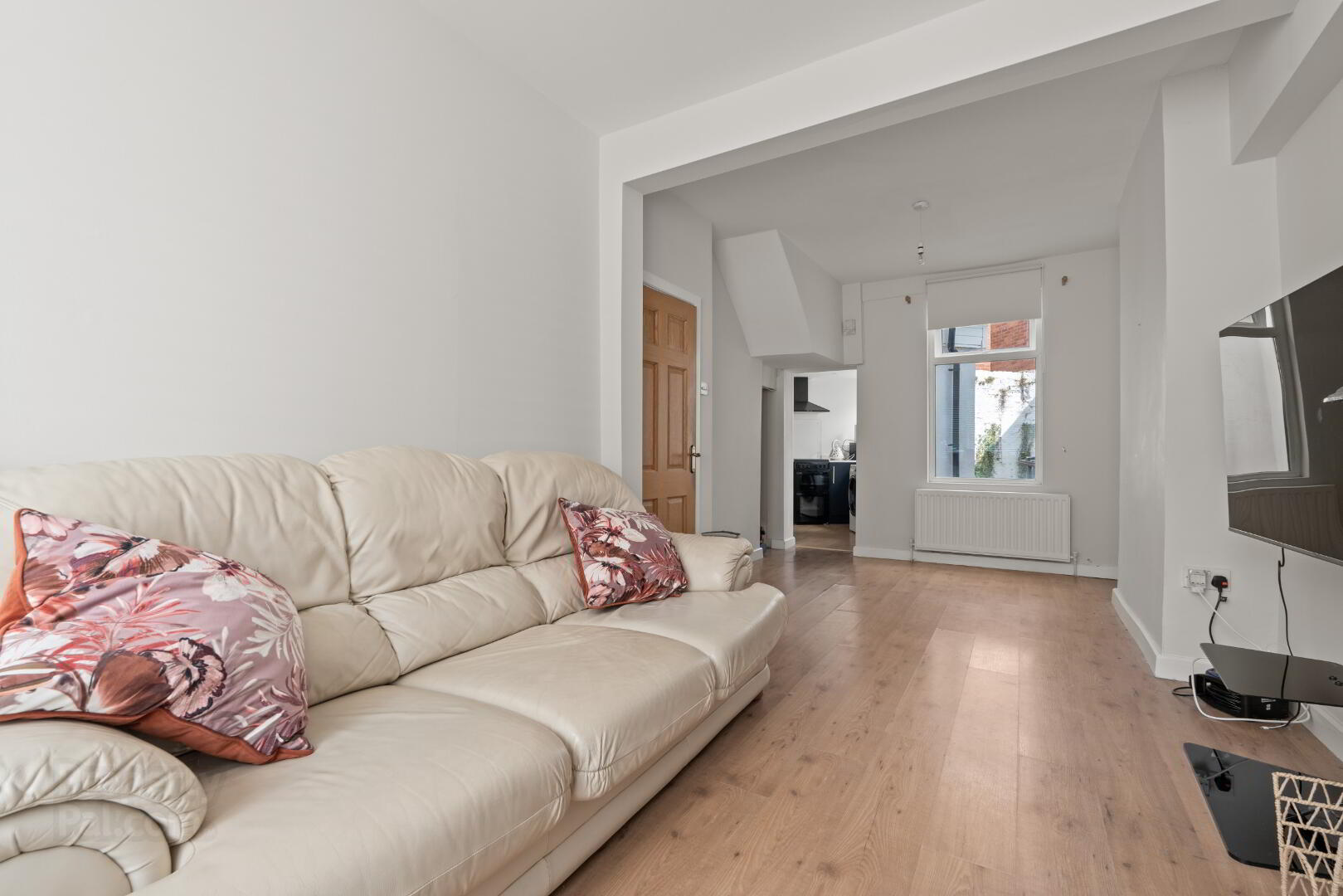 4 Derlett Street 7 of 25