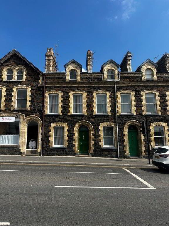 84 High Street 1 of 30