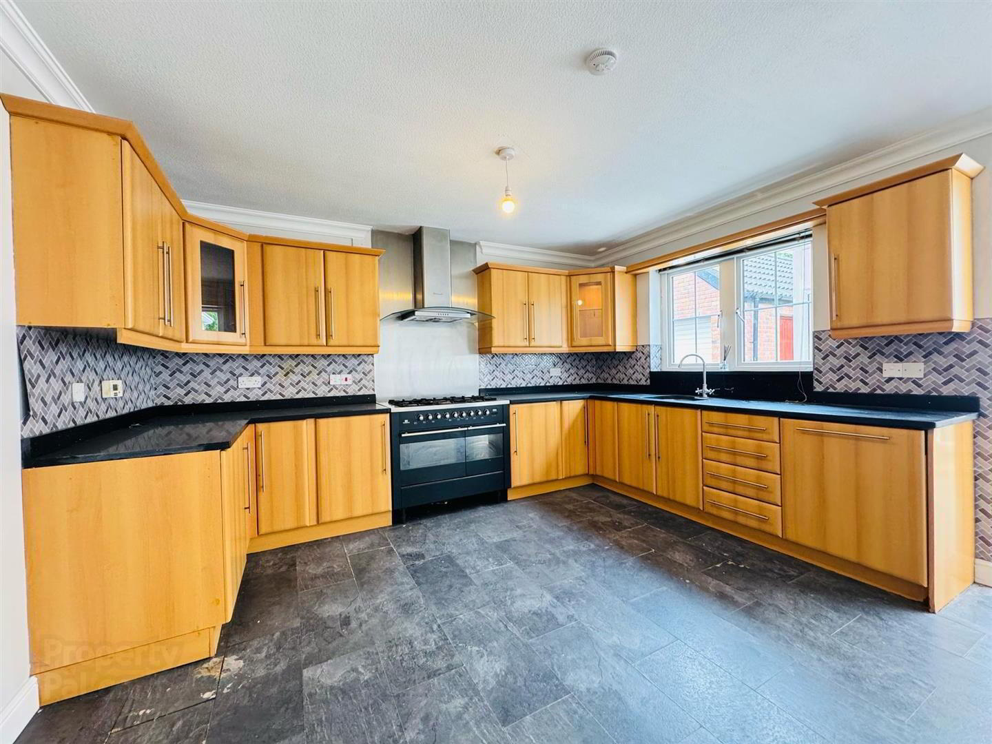 4 Tobar Glen 6 of 16