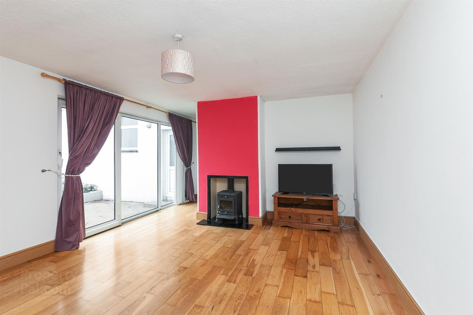 39 Tresna Park 4 of 18