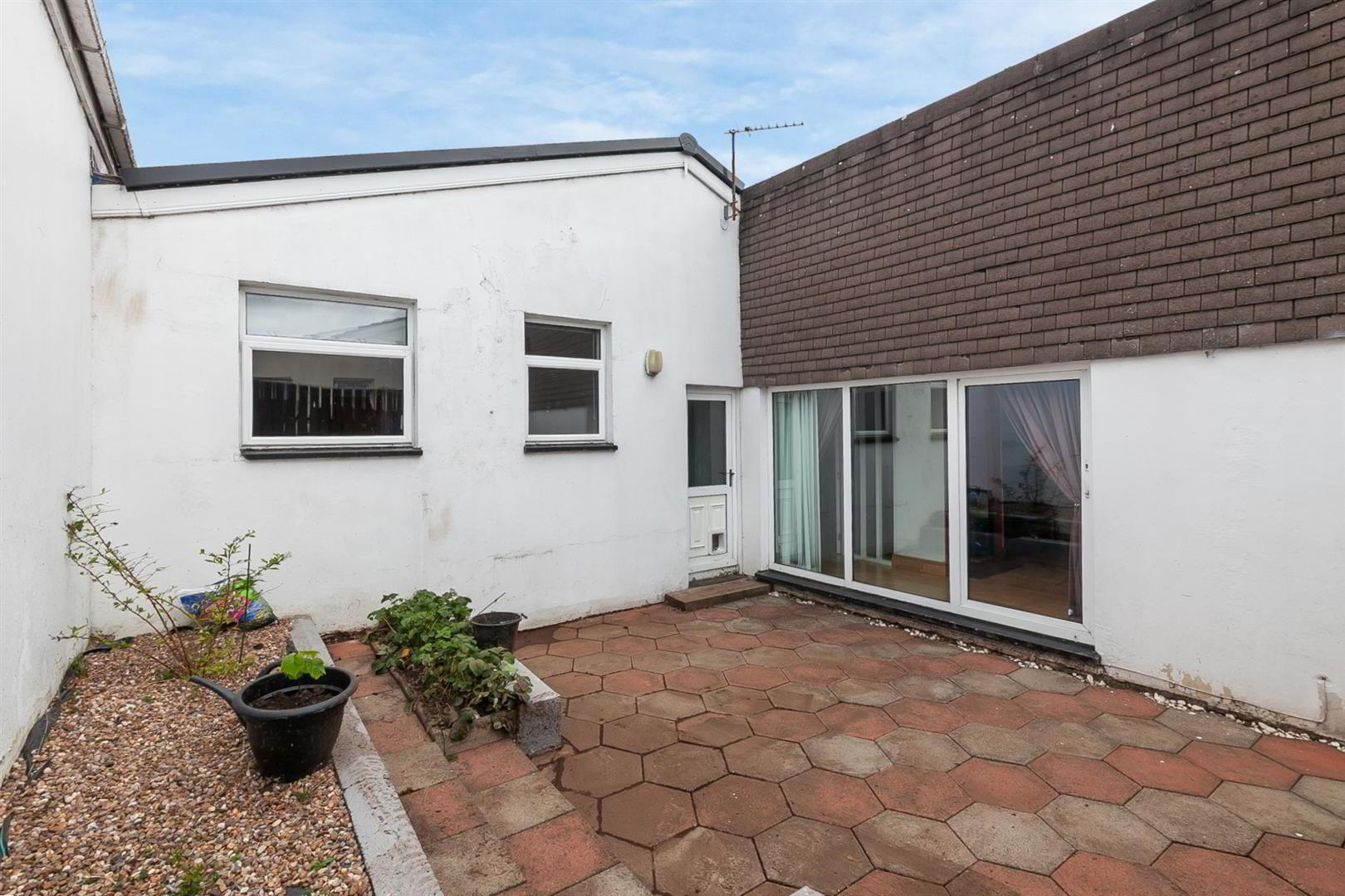 39 Tresna Park 16 of 18