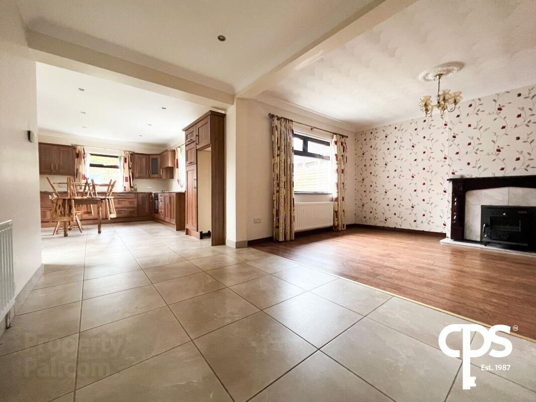20 Crossmore Green 3 of 12