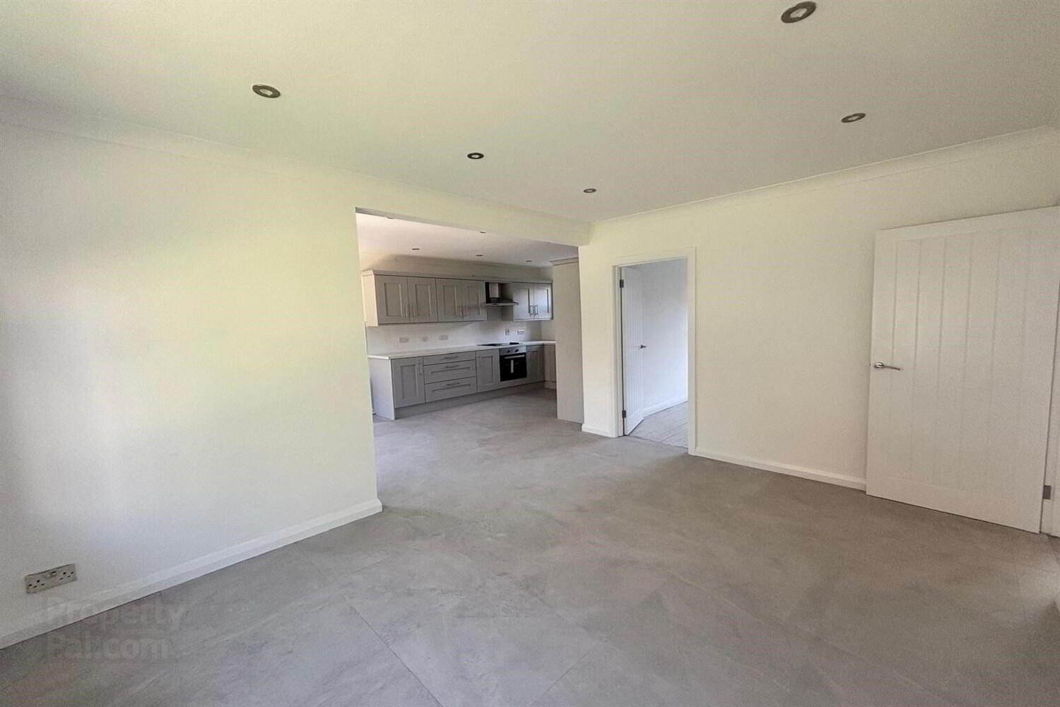 16 Notting Hill Court 9 of 26
