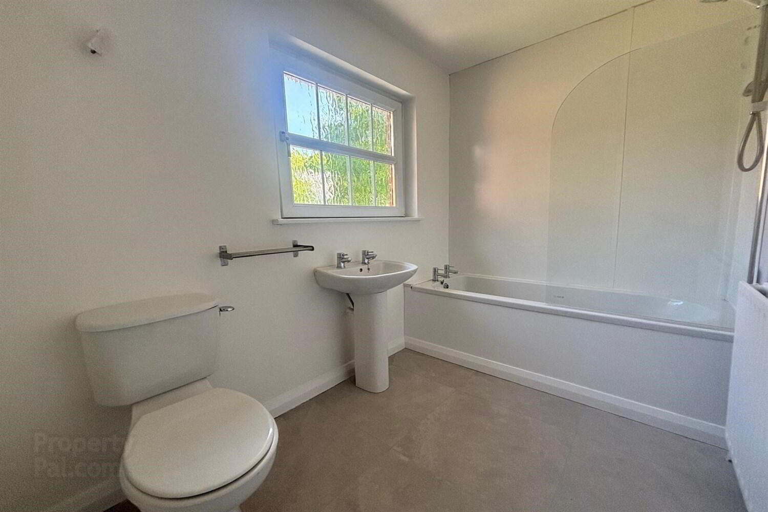 16 Notting Hill Court 21 of 26