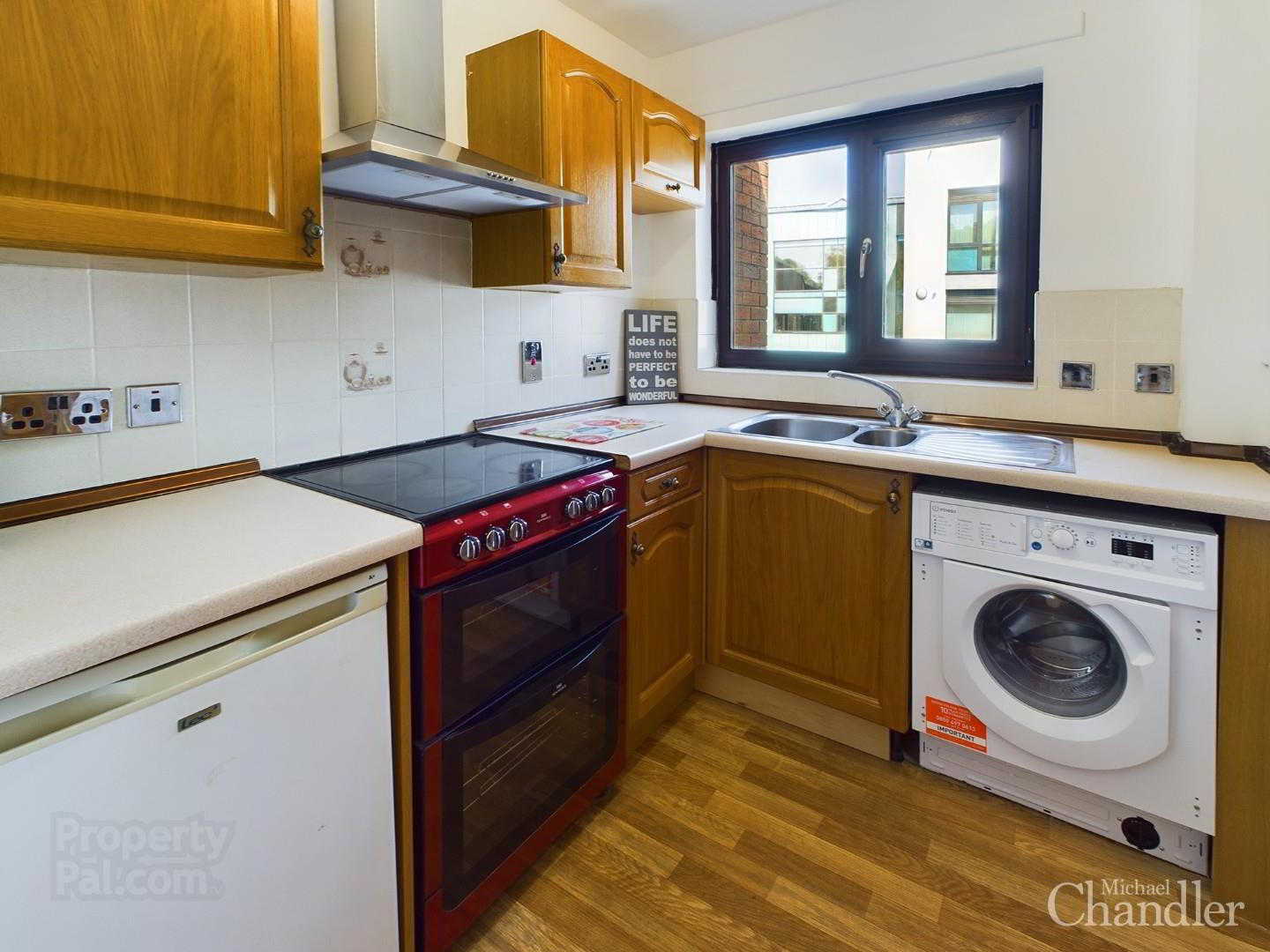 Apt, 6f Stranmillis Court 7 of 11