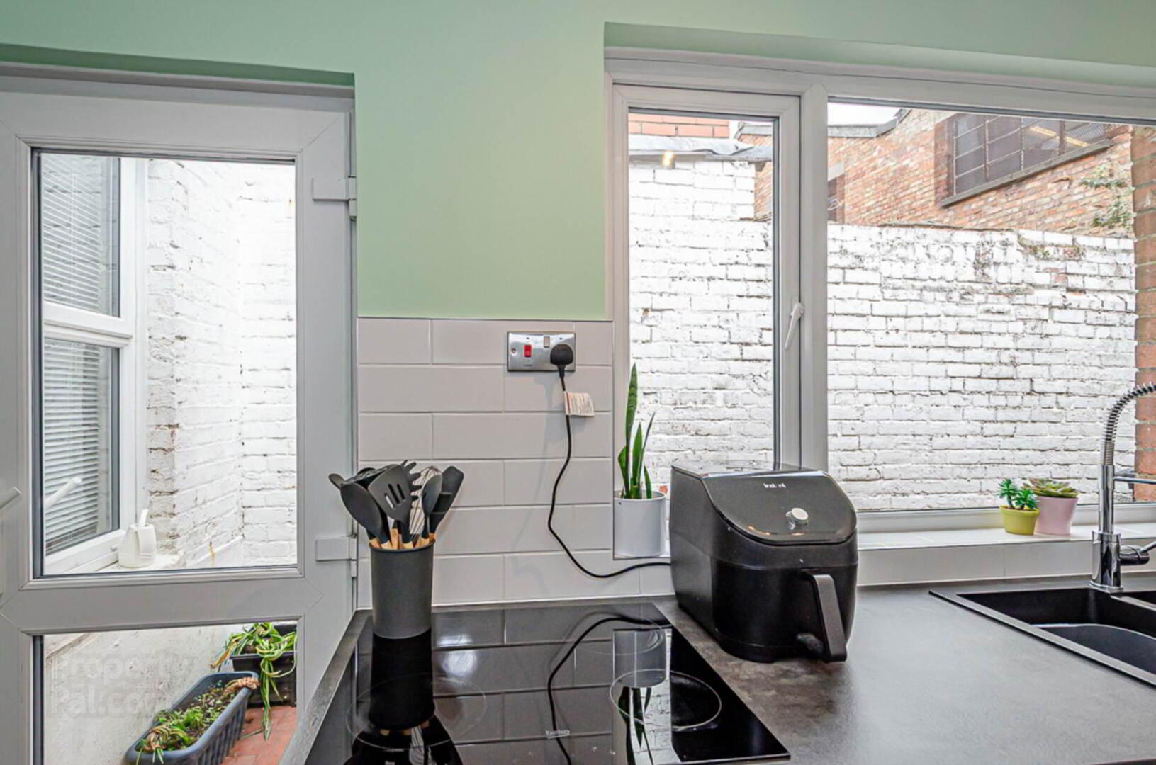 9 Sunwich Street 12 of 31