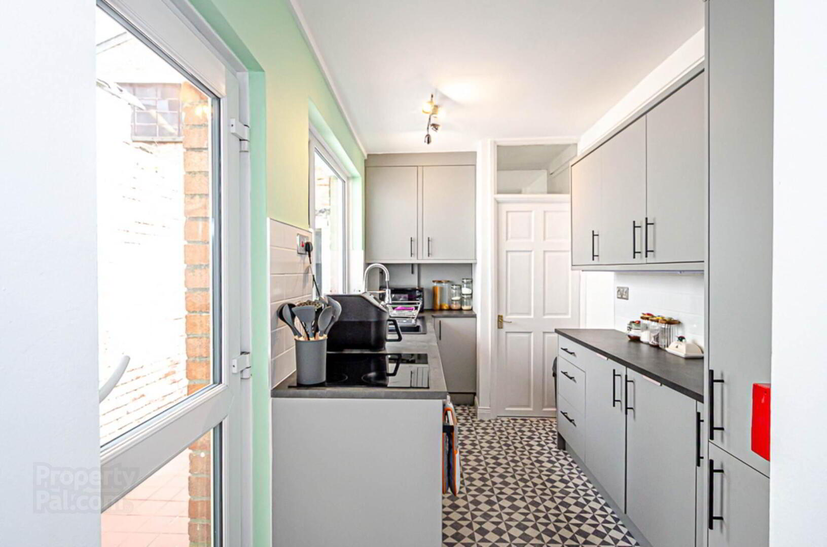 9 Sunwich Street 10 of 31