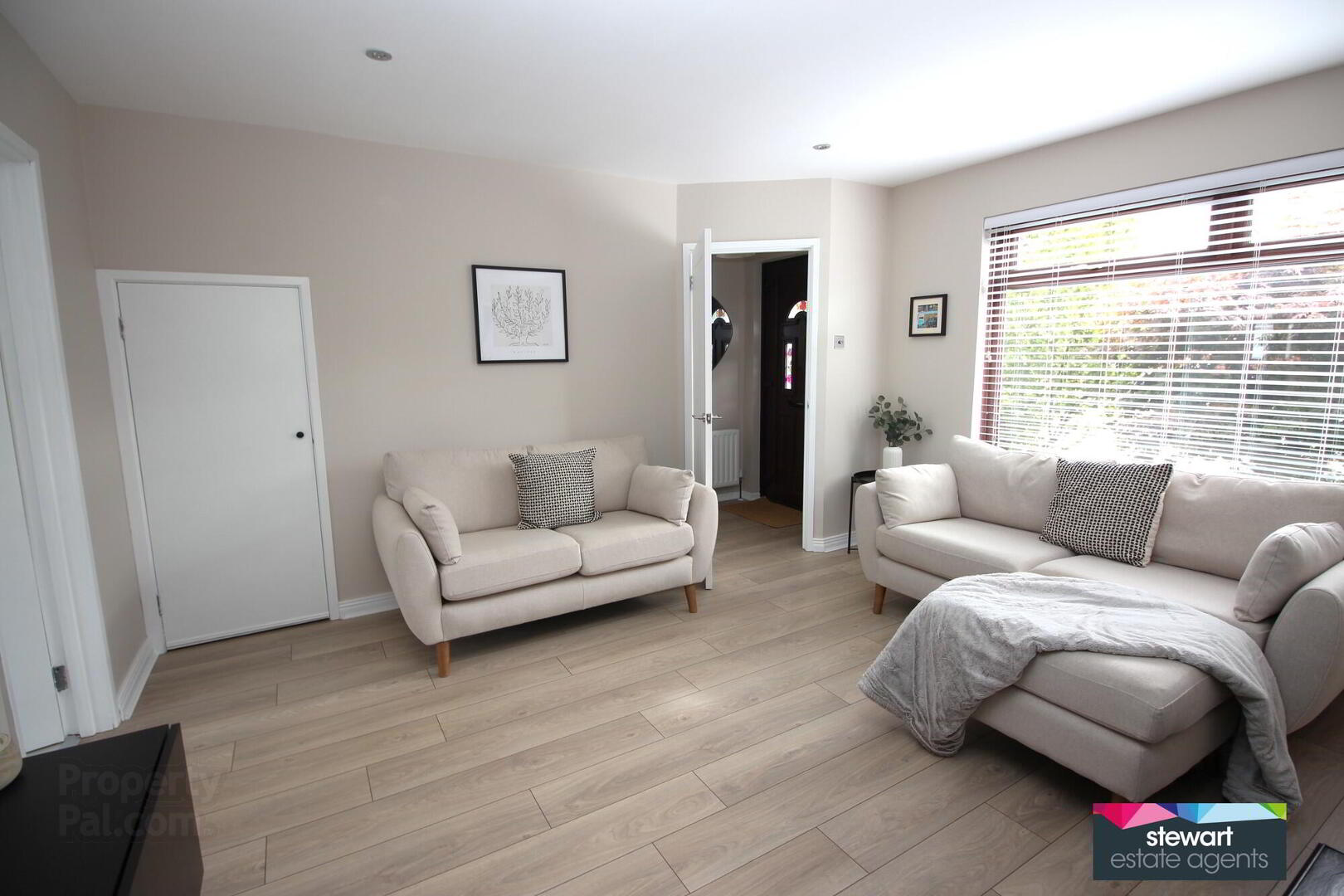 25 Claremont Avenue 3 of 13