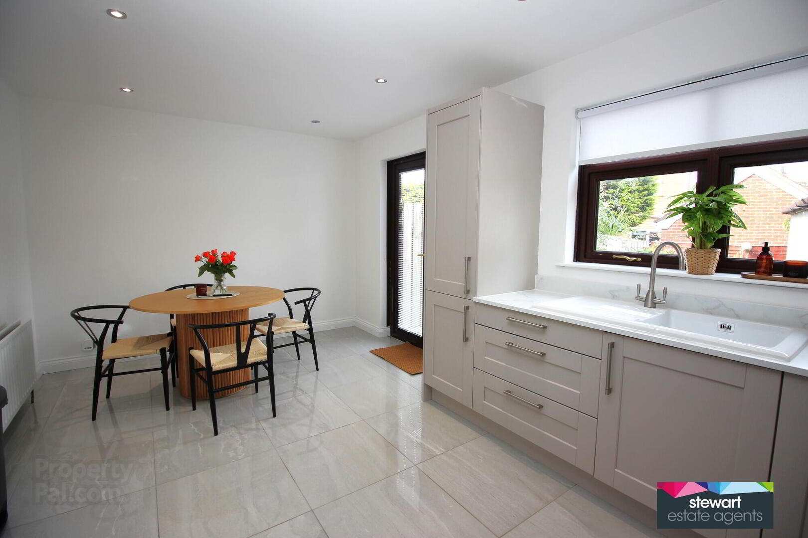 25 Claremont Avenue 6 of 13