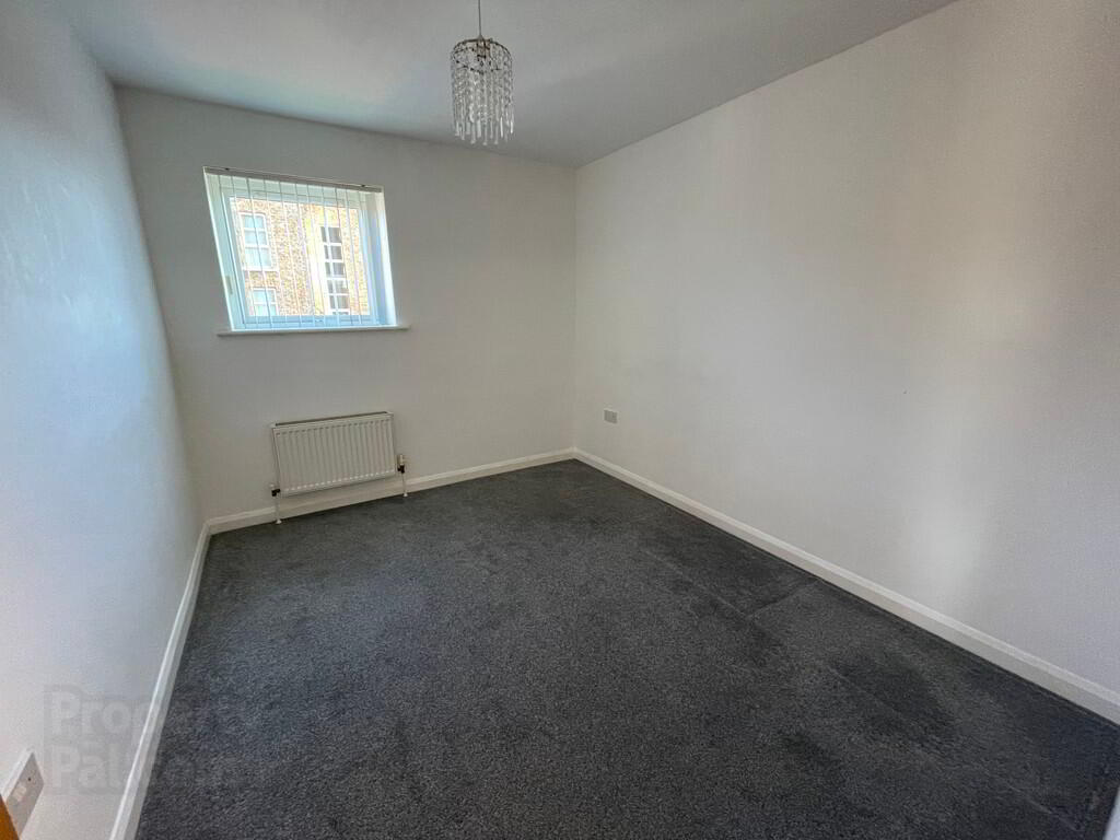 Apt 4, 16 Lewis Mews 9 of 10