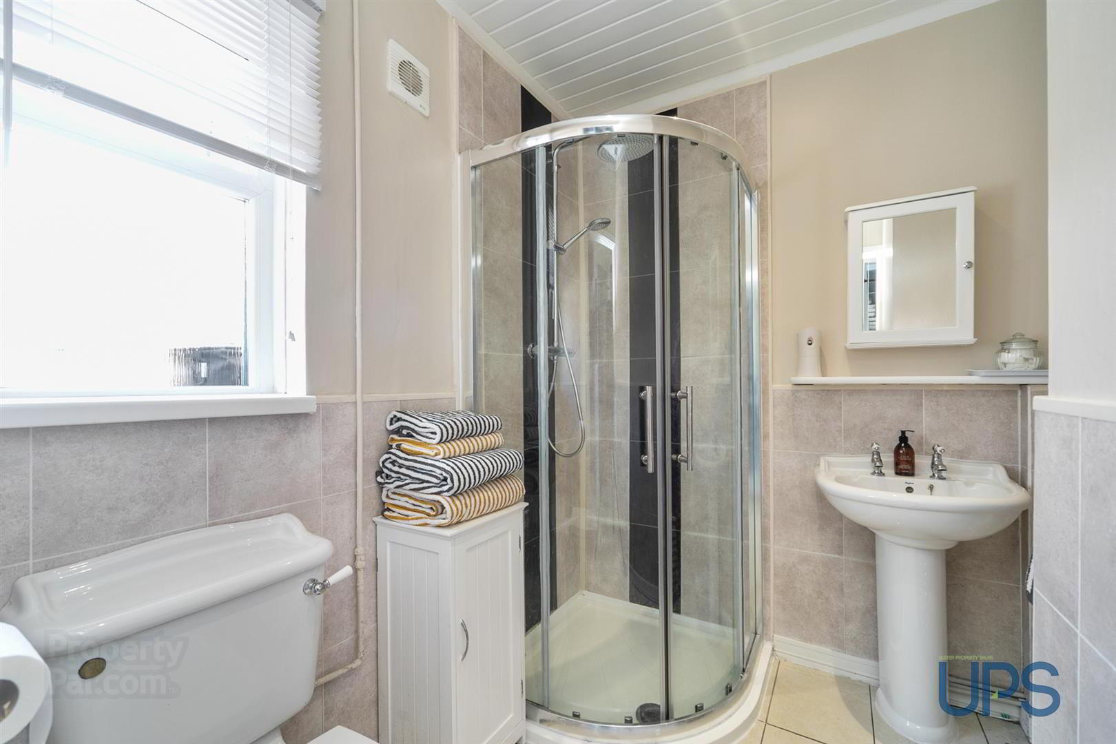 73 Upper Dunmurry Lane 16 of 36