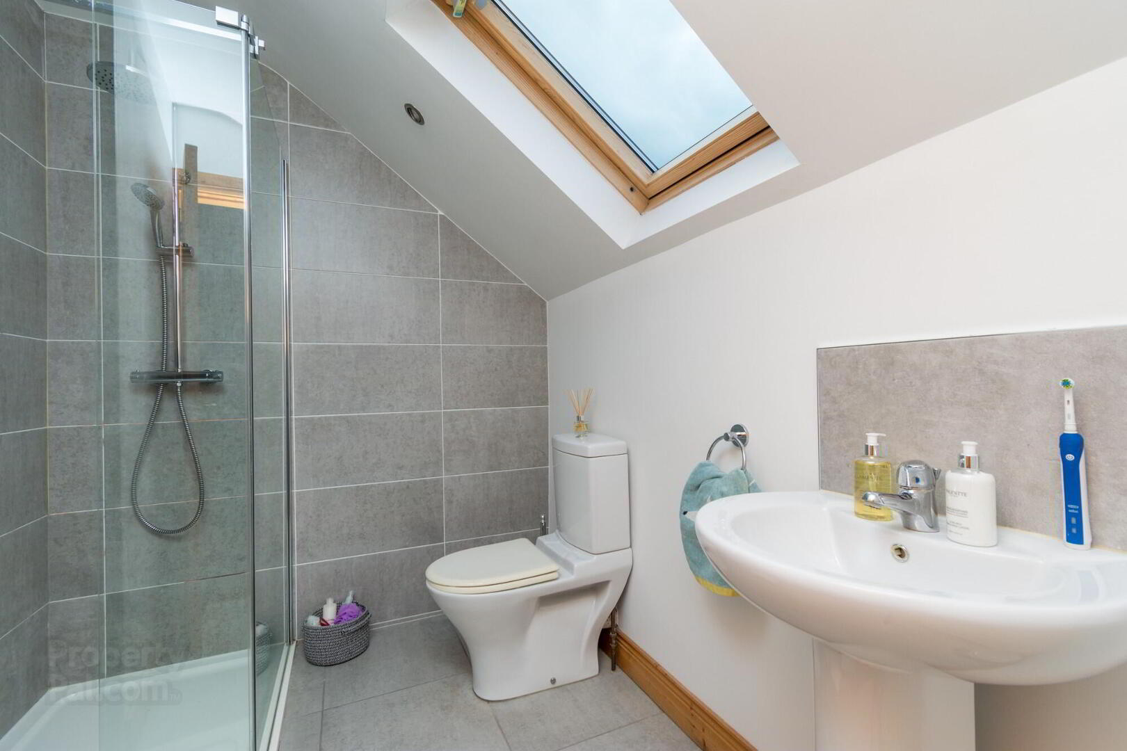 A Detached House With Stables And Field Of Approxima, 21 Lisburn Road 23 of 40